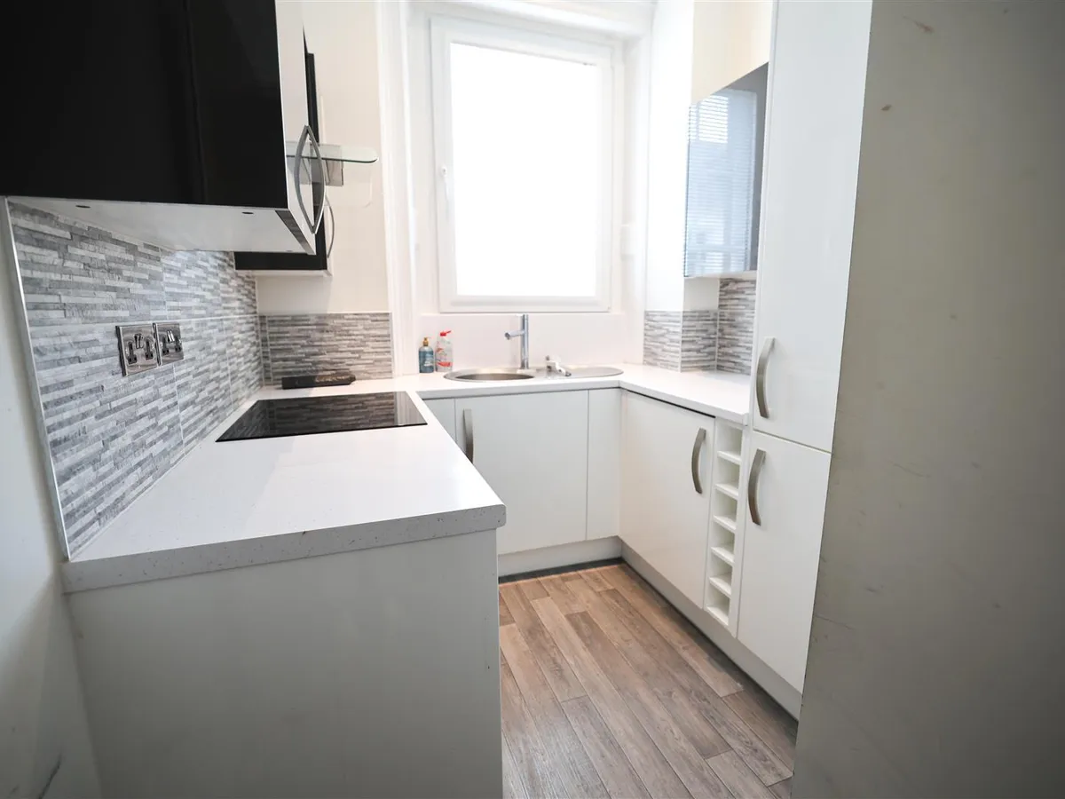 Duhamel place 32684748 ei8 a0656