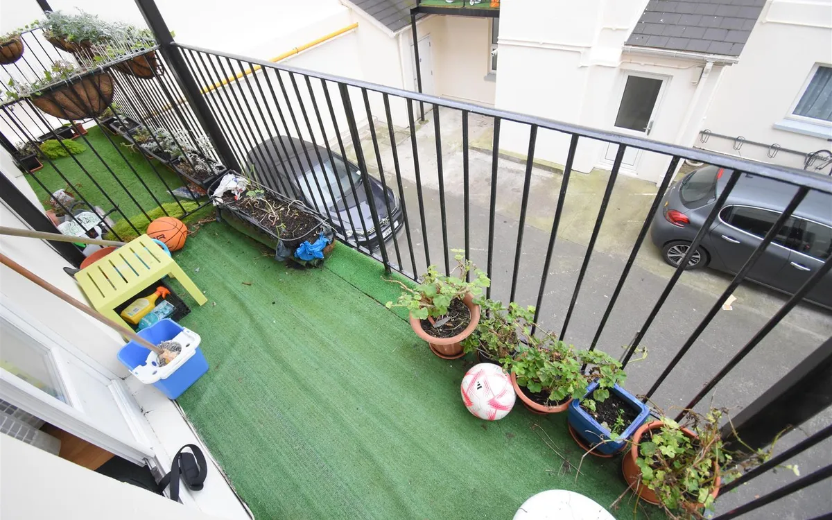 Kensington place st helier 32824148 dsc 0366