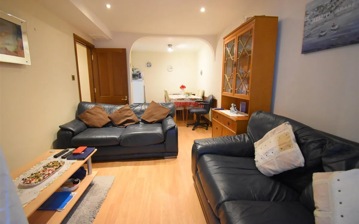 Kensington place st helier 32824148 dsc 0364