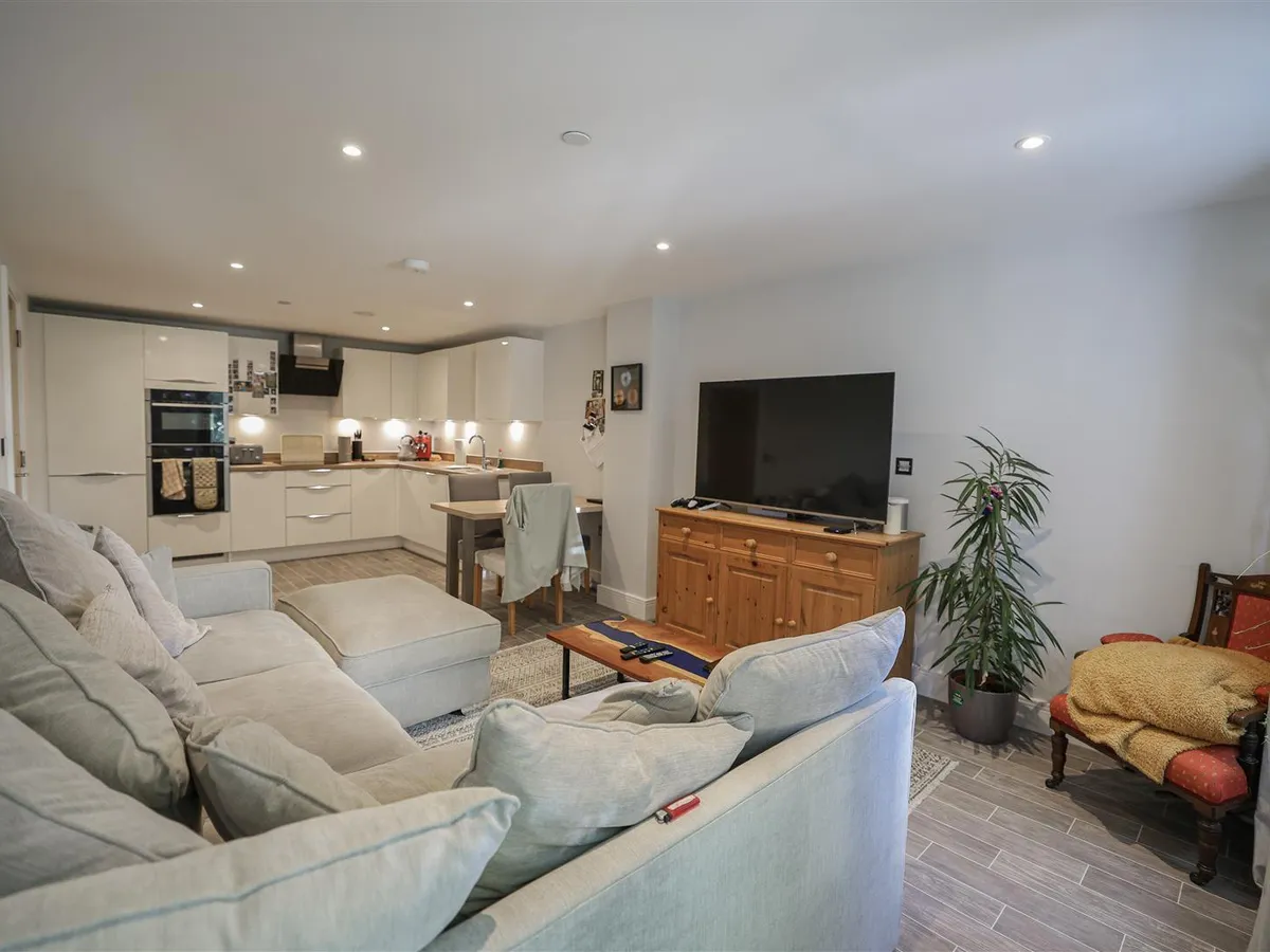 Union street 34018593 5 ei8 a0750
