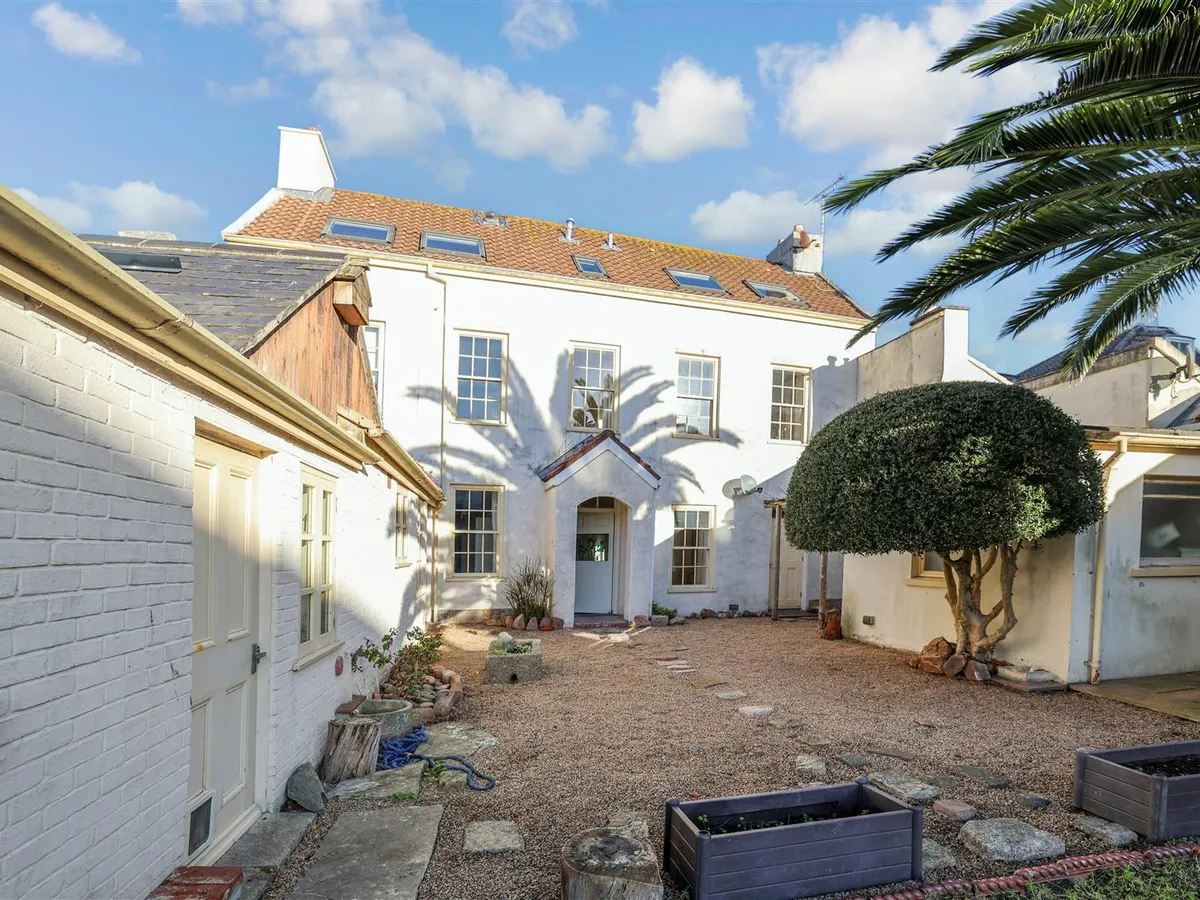 Vauxhall street st helier 34495776 ei8 a1636