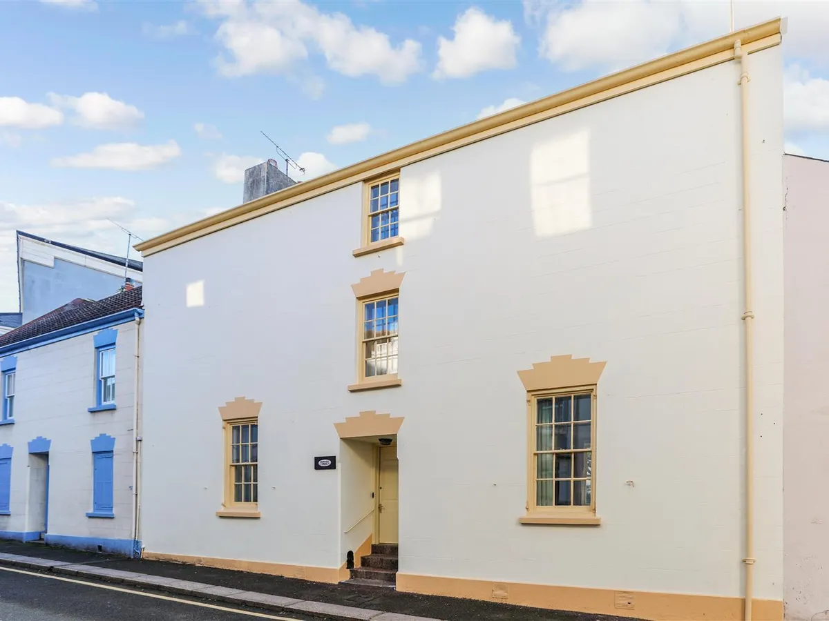 Vauxhall street st helier 34495776 ei8 a1658