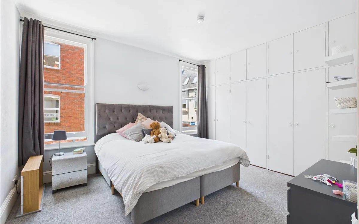 Don street st helier 33732147 cam05512 g0 pr0011 still008