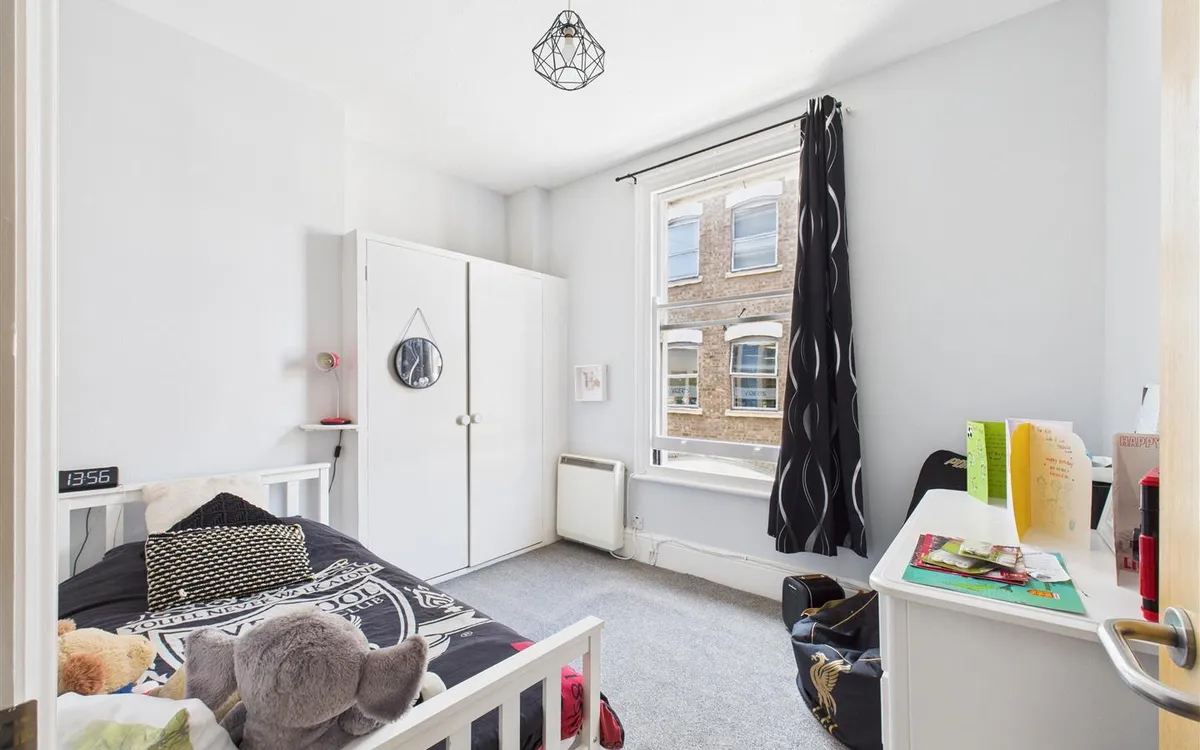 Don street st helier 33732147 cam05512 g0 pr0011 still003